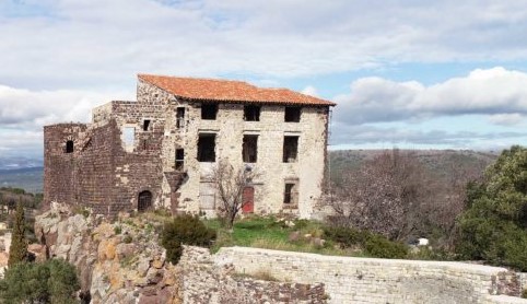Les travaux au château féodal de nos jours