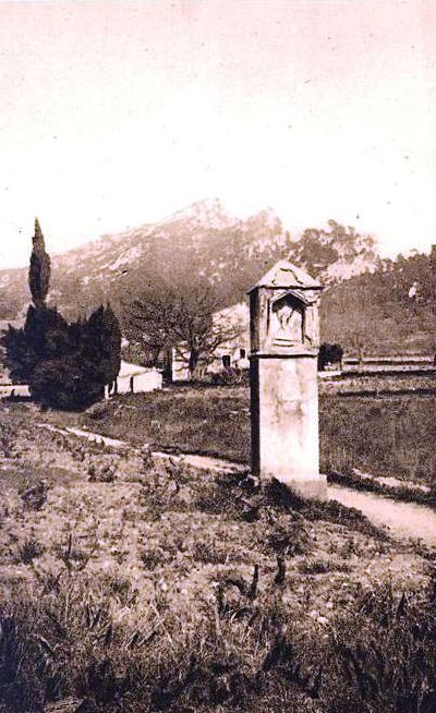 Chemin de croix dans la plaine