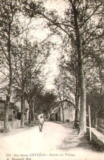 L entree du village